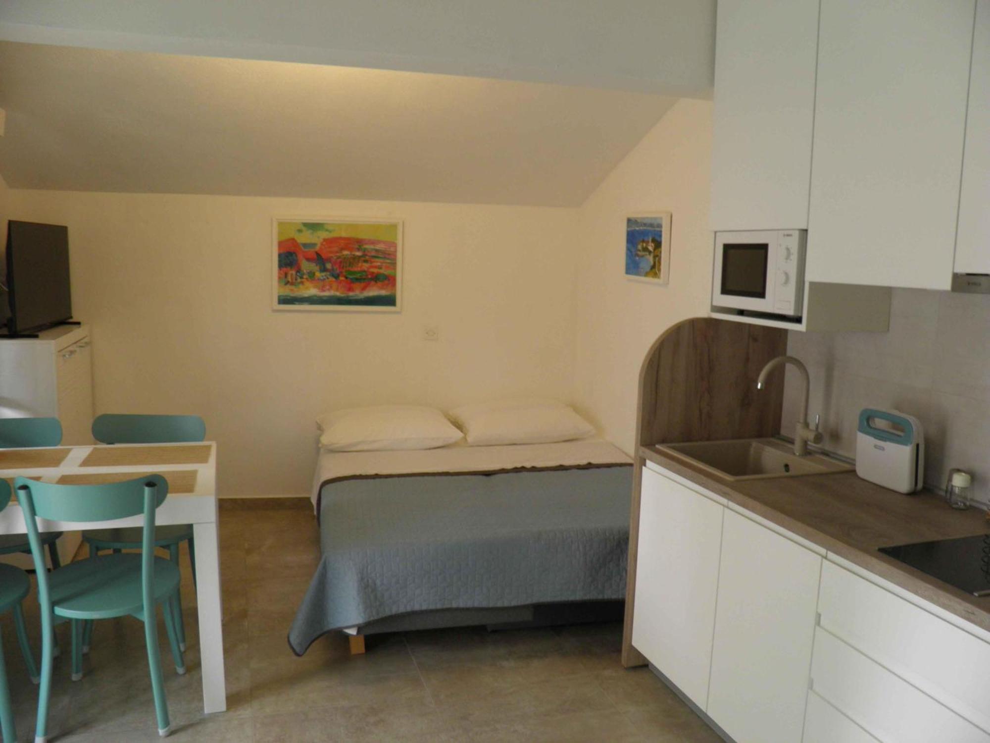 Apartments Marcic Bol Bagian luar foto