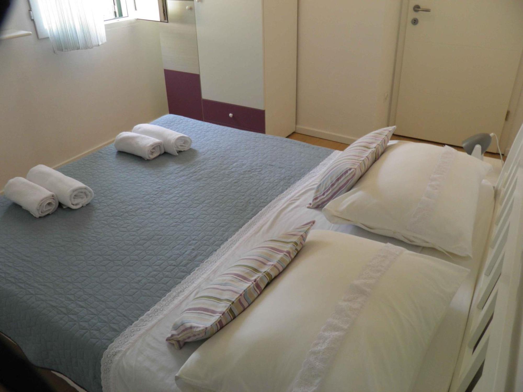 Apartments Marcic Bol Bagian luar foto