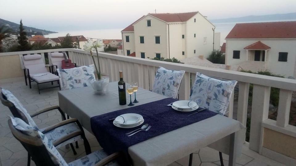 Apartments Marcic Bol Bagian luar foto