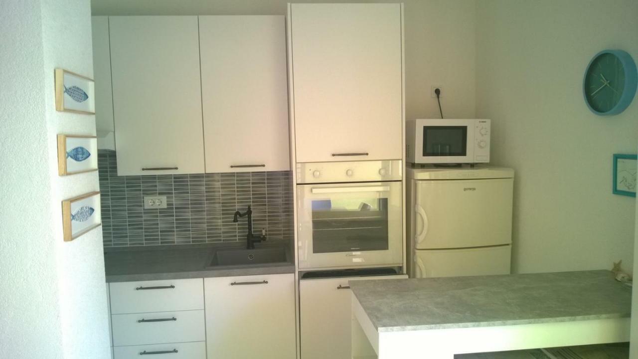 Apartments Marcic Bol Bagian luar foto