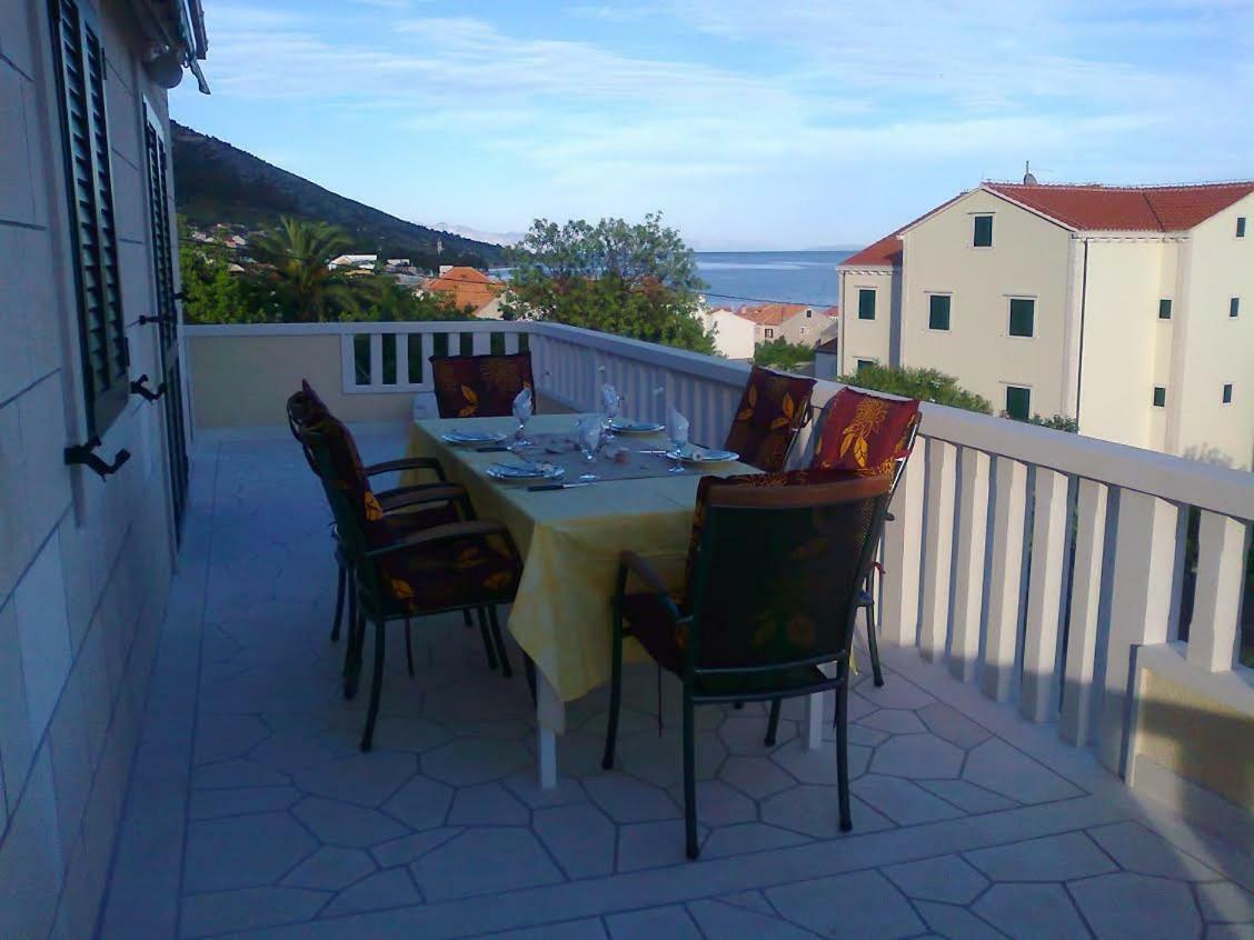Apartments Marcic Bol Bagian luar foto