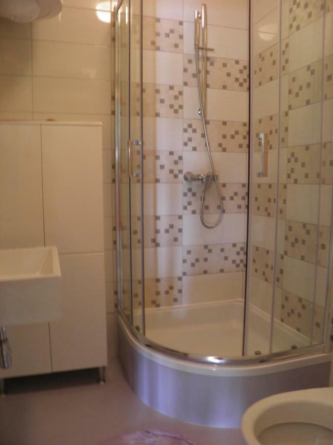 Apartments Marcic Bol Bagian luar foto