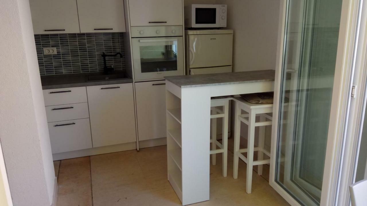 Apartments Marcic Bol Bagian luar foto