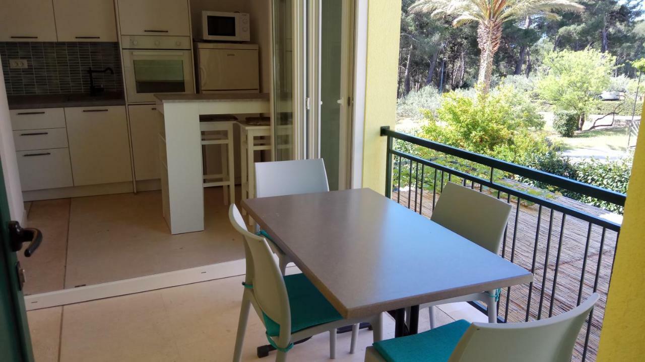 Apartments Marcic Bol Bagian luar foto